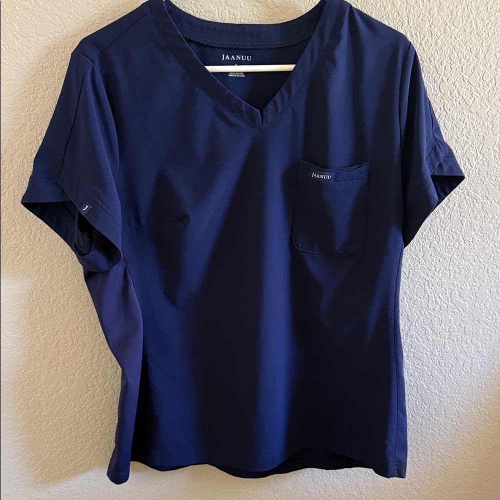 Jaanuu scrub top